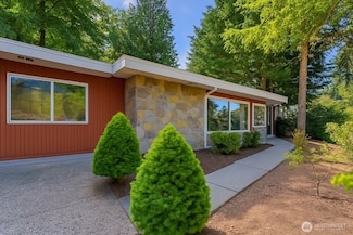 2463 74th Ave SE, Mercer Island, WA 98040