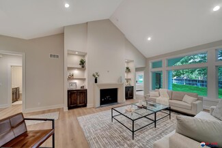 2650 Lone Tree Cir, Lincoln, NE 68512