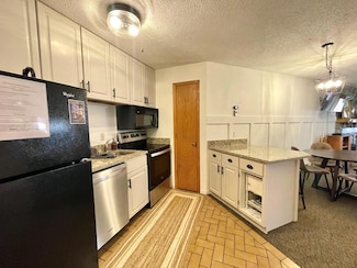 128 Bridge Run Ln Unit B, Lutsen, MN 55612