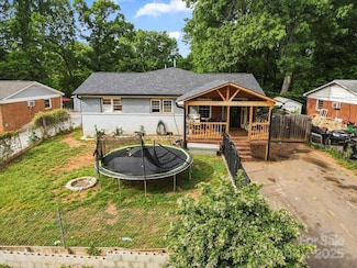430 Edgegreen Dr, Charlotte, NC 28217