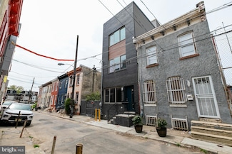 2240 N Waterloo St, Philadelphia, PA 19133