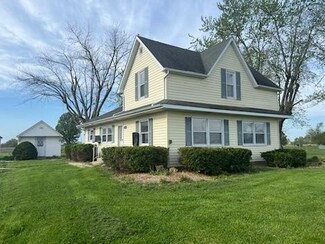 308 W Third St, Saint Peter, IL 62880