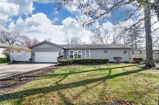 2118 Otsego Dr, Fort Wayne, IN 46825