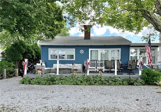 54 Hartford Ave, Old Saybrook, CT 06475