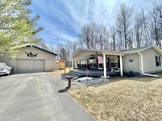 2872 Granger Rd, Lewiston, MI 49756