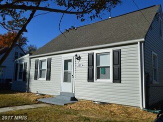 207 N Huron Dr, Oxon Hill, MD 20745