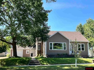 520 520 W Park Row, St. Peter, MN 56082