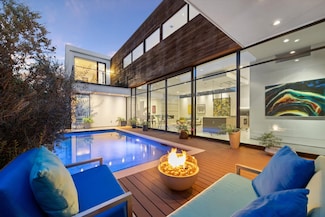 2332 Wroxton Rd, Houston, TX 77005