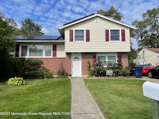 332 Twin Lakes Blvd, Little Egg Harbor Township, NJ 08087
