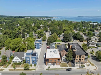 912 W Front St Unit 3, Traverse City, MI 49684