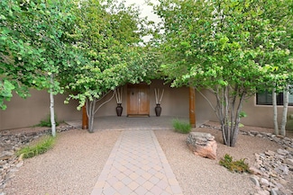 13 Sundance Cir, Santa Fe, NM 87506