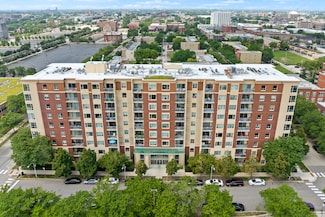 100 N Hermitage Ave Unit 611, Chicago, IL 60612
