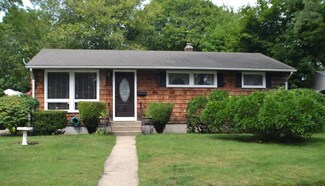 101 Sheppard Dr, Warwick, RI 02886