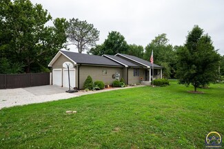 101 E 6th St, Maple Hill, KS 66507