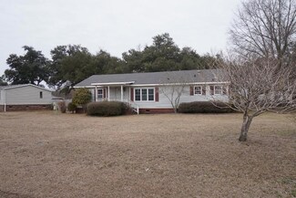 638 Barn Rd, Bonneau, SC 29431