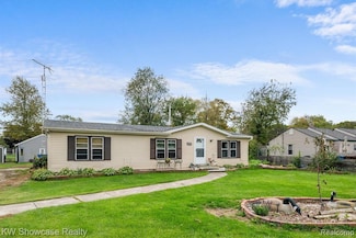 2916 Navarre Blvd, Monroe, MI 48162