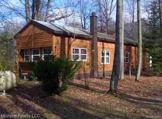 215 Mink Dr, Roscommon, MI 48653