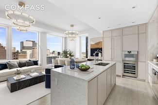 138 E 50th St Unit 40B, New York, NY 10022