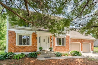 1504 NW Weatherstone Dr, Blue Springs, MO 64015