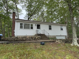86 Oakwood Rd, Niantic, CT 06357