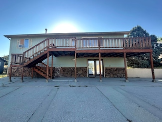 908 S 14th St, Thermopolis, WY 82443