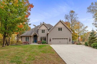 1685 Cottage Grove St, Manitou Beach, MI 49253