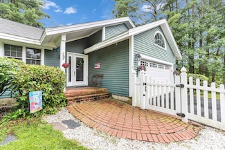 1 Pheasant Ln, Manchester, NH 03109