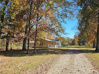 928 County Road 1575e, Greenup, IL 62428