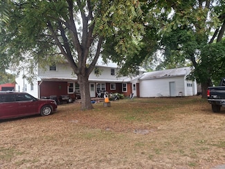 200 Oregon St, Troy Grove, IL 61372