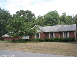 3 Freedom Ln, Little Rock, AR 72206