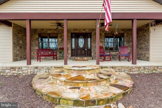 6687 Thumb Run Rd, Marshall, VA 20115