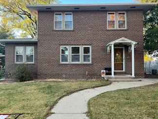 712 N 8th St, Keokuk, IA 52632