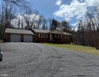 454 Hope Acres Dr, Berkeley Springs, WV 25411