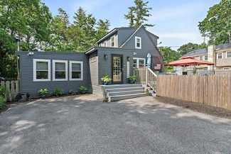 7 Essex Rd, Marshfield, MA 02050