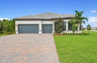 325 SE Filoli Dr, Port St. Lucie, FL 34984