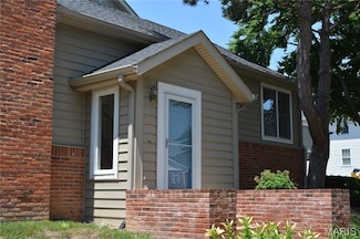 2224 Clayville Ct, Chesterfield, MO 63017