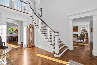 37 Radcliffe Rd, Waban, MA 02468