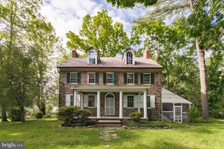 100 Yardley Ave, Levittown, PA 19054