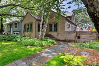 1369 Brompton St, Saint Paul, MN 55108