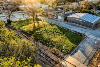 106 W First St, Brenham, TX 77833