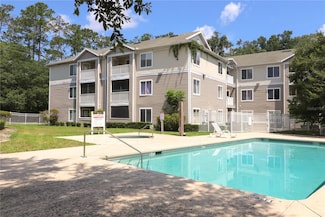 4000 SW 23rd St Unit 3-302 Room 2, Gainesville, FL 32608