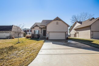 1523 Oxford Ct, Andover, KS 67002
