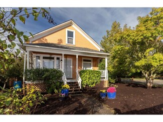 8205 SE 67th Ave, Portland, OR 97206