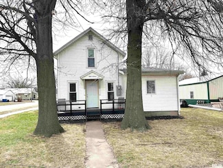 816 Broad St, Sabula, IA 52070