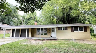 22 Belle Crest Dr, Belleville, IL 62221