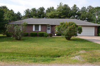 67 Front St, Hume, IL 61932