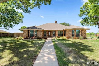 900 Sugarbush Ln, Burkburnett, TX 76354