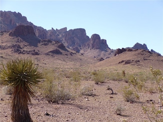4885 Papago Rd, Golden Valley, AZ 86413