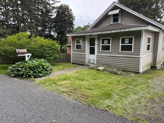 4 Yates St, Troy, NY 12180