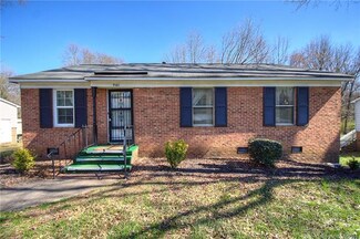 9001 Windsong Dr, Charlotte, NC 28273